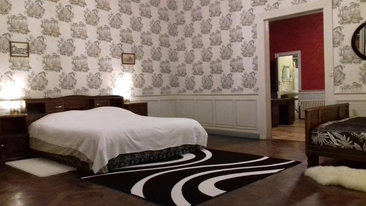 Bazar Du Nouveau Siecle Монрежо Екстериор снимка